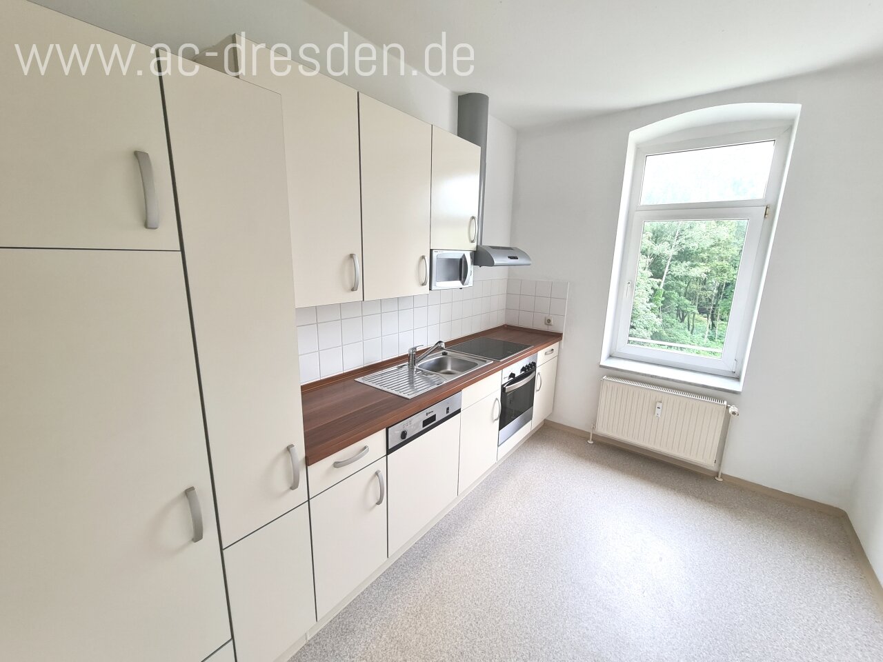 *** SOMMERAKTION - 3 Monate mietfrei *** Helle großzügige 2-Raum-Wohnung mit Einbauküche im Stadtteil Schlosschemnitz