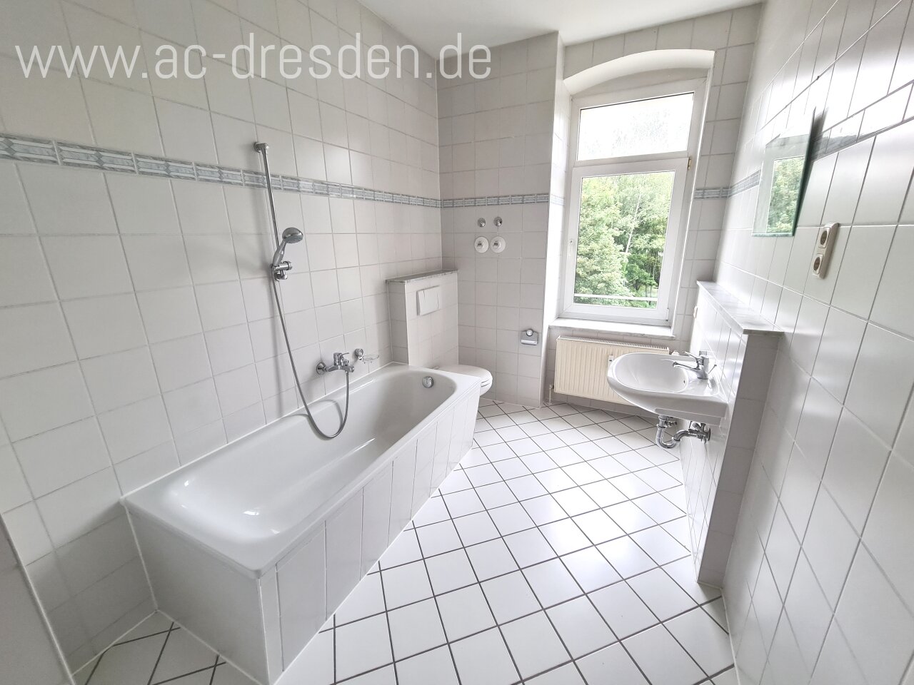 *** SOMMERAKTION - 3 Monate mietfrei *** Helle großzügige 2-Raum-Wohnung mit Einbauküche im Stadtteil Schlosschemnitz