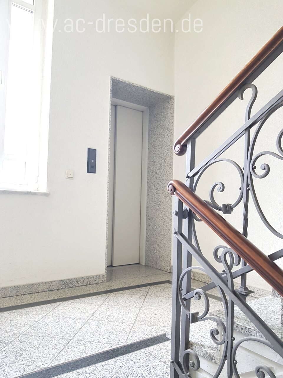 *** SOMMERAKTION - 3 Monate mietfrei *** Helle großzügige 2-Raum-Wohnung mit Einbauküche im Stadtteil Schlosschemnitz