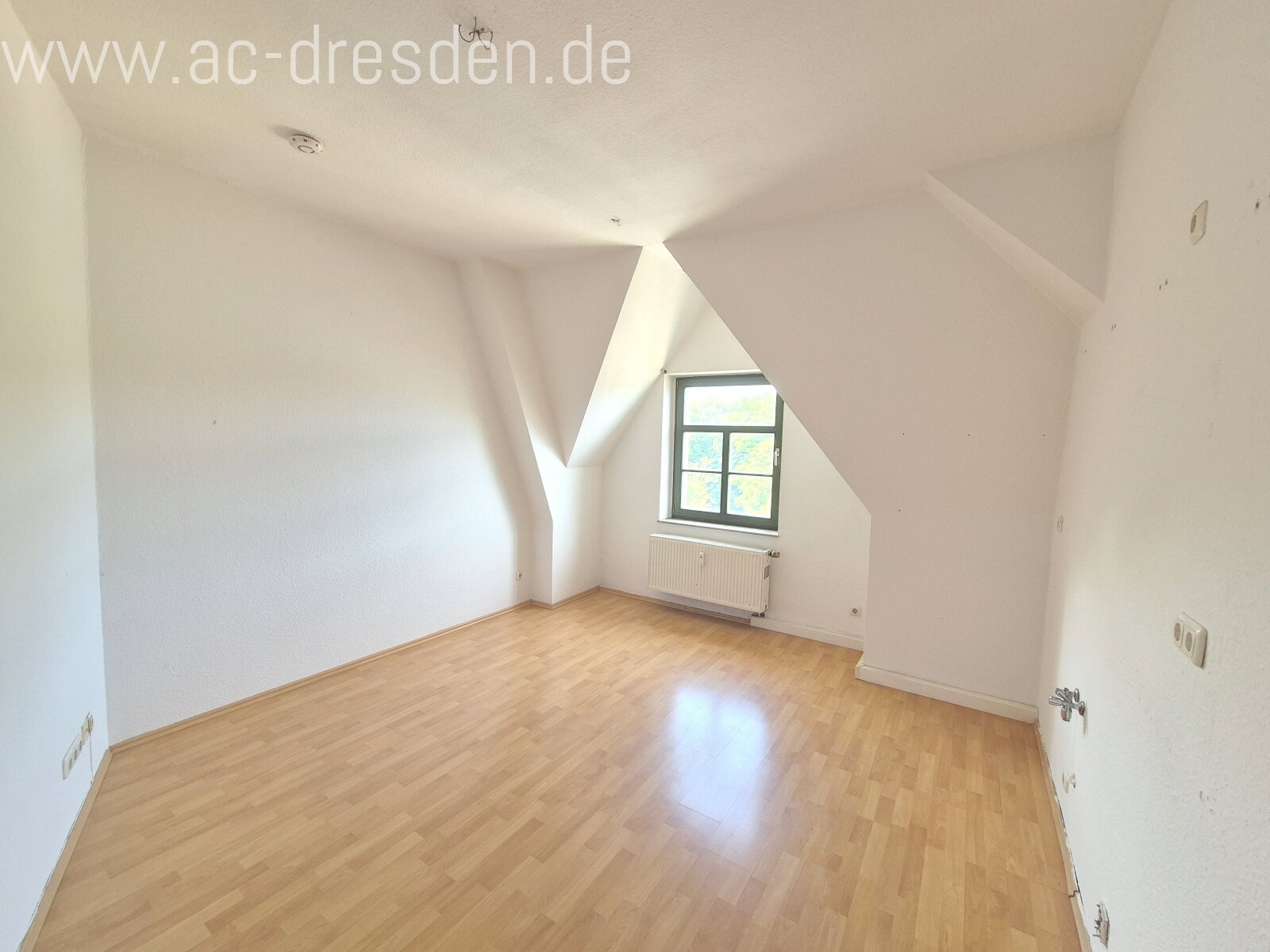 Charmante und lichtdurchflutete 2-Zimmer-Wohnung in saniertem Gründerzeithaus im Herzen von Chemnitz