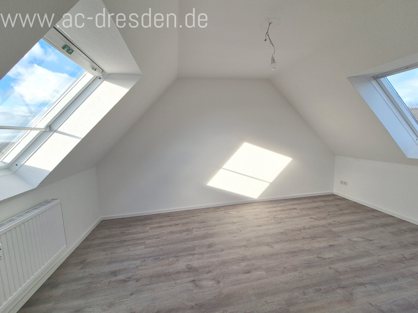 Geräumige, helle und ruhige DG-3-Zimmer-Wohnung (117 m²) in einem liebevoll sanierten Gründerzeithaus im Stadtteil Chemnitz-Hilbersdorf