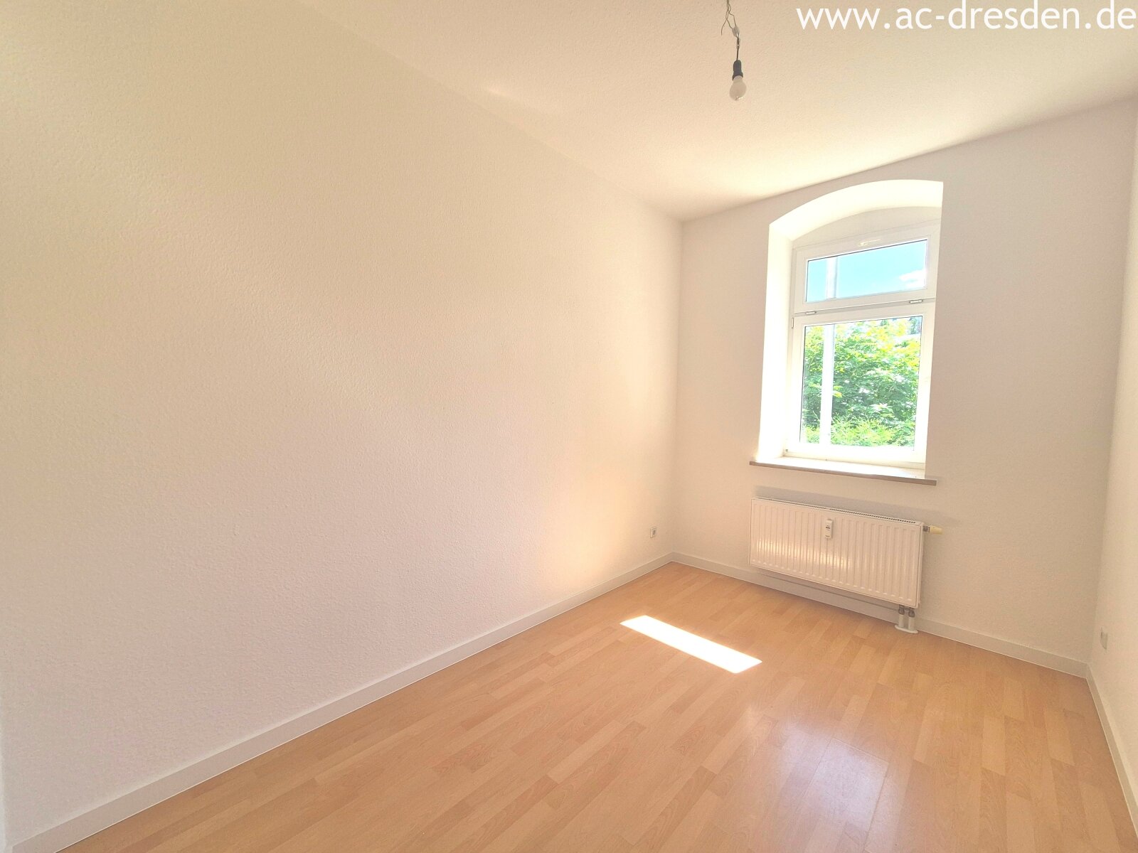 Geräumige 4 Zimmer Wohnung in der Reinhardstraße inklusive Balkon