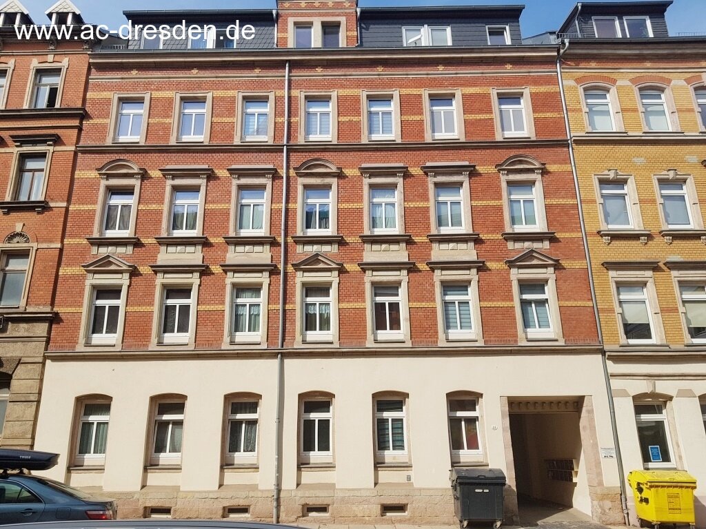 Nice and bright 2-rooms-flat in a refurbished historical multi-family-house in Chemnitz-Lutherviertel