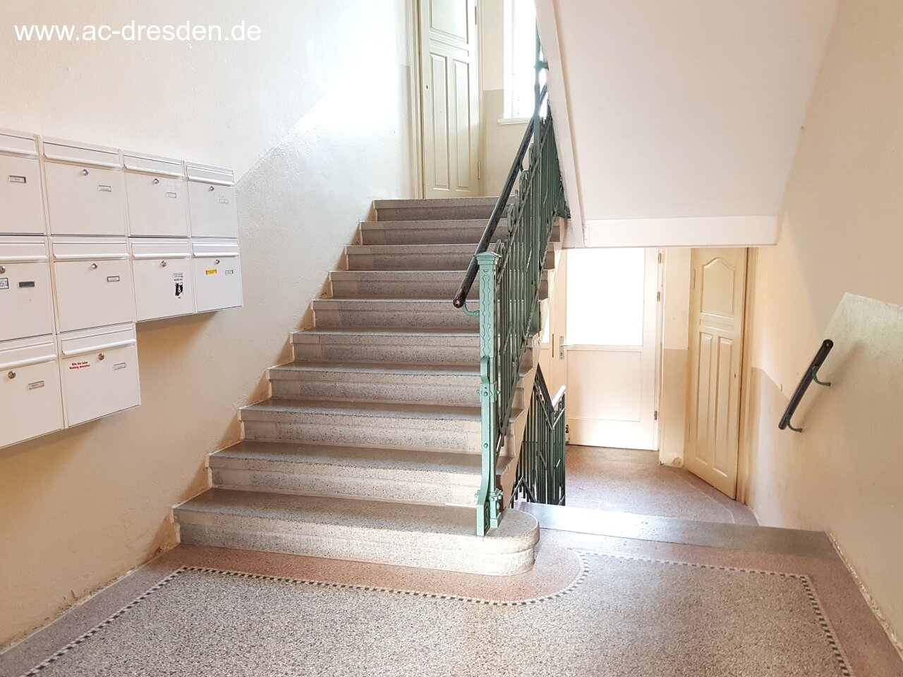Bright quiet 2-rooms-apartment with balcony in a refurbished multi-family-house