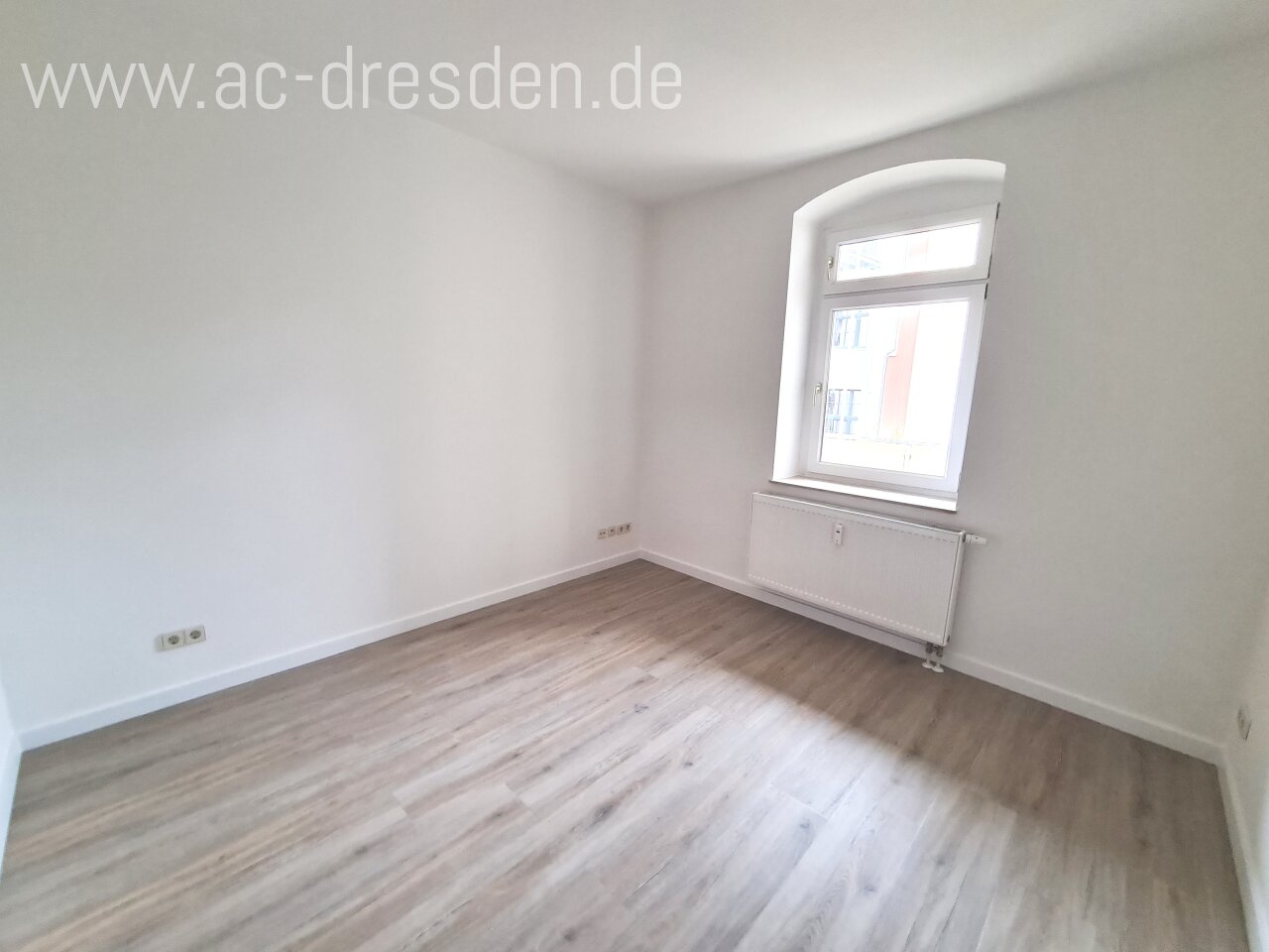 Nice and bright 2-rooms-flat in a refurbished historical multi-family-house in Chemnitz-Lutherviertel
