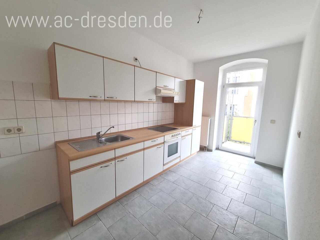 Nice and bright 2-rooms-flat in a refurbished historical multi-family-house in Chemnitz-Lutherviertel