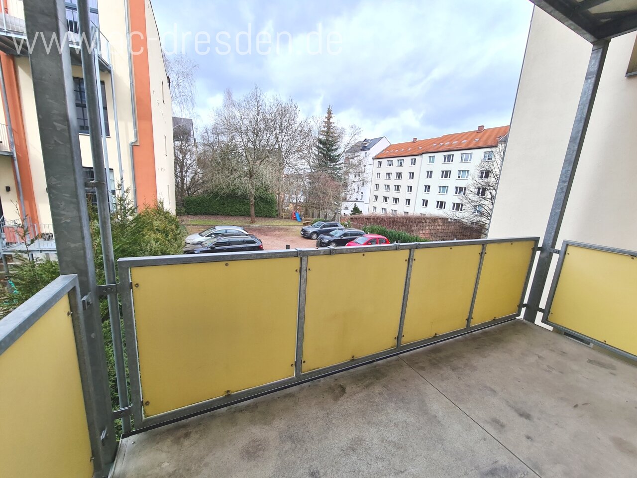 Nice and bright 2-rooms-flat in a refurbished historical multi-family-house in Chemnitz-Lutherviertel