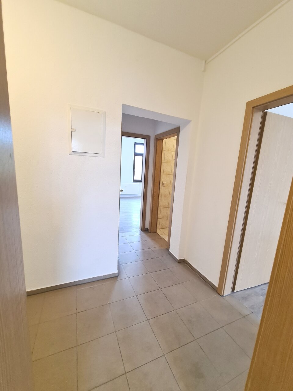 Bright quiet 2-rooms-apartment with balcony in a refurbished multi-family-house