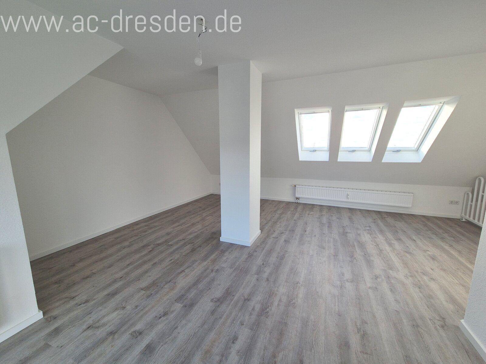 Very nice 3-rooms-roof-flat in a refurbished historical multi-family-house close to the City-Centre of Chemnitz