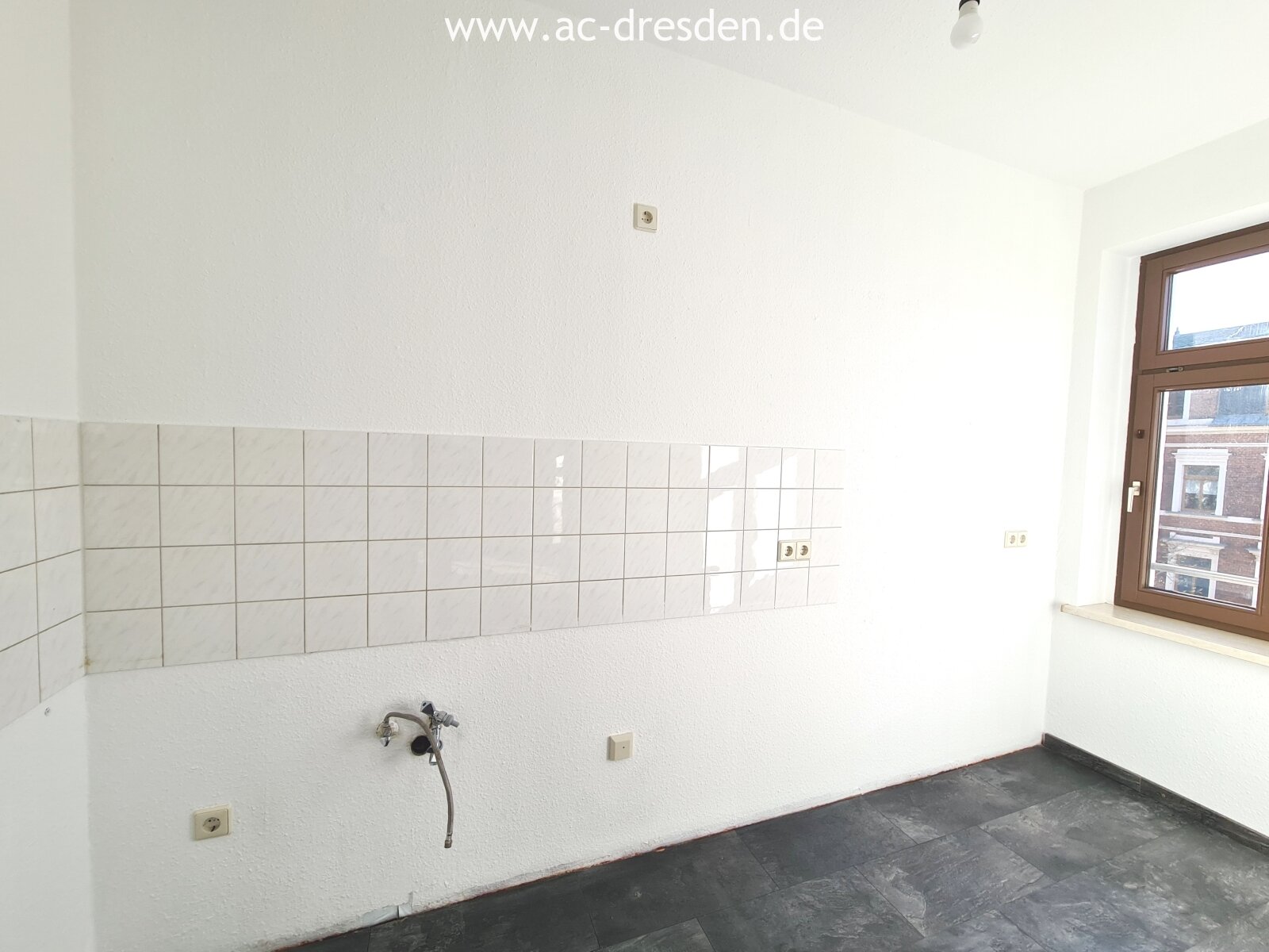 very nice 1-room-flat in a refurbished historical multi-family-house close to the City-Centre of Chemnitz
