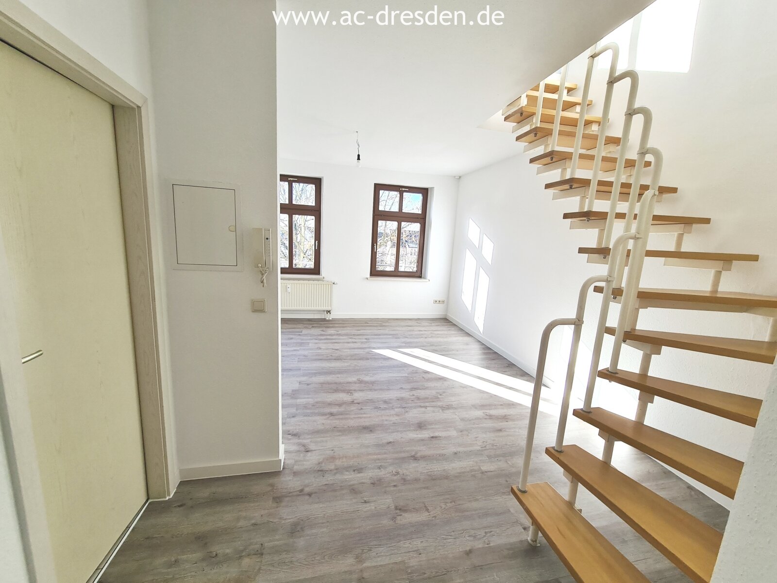 very nice 1-room-flat in a refurbished historical multi-family-house close to the City-Centre of Chemnitz