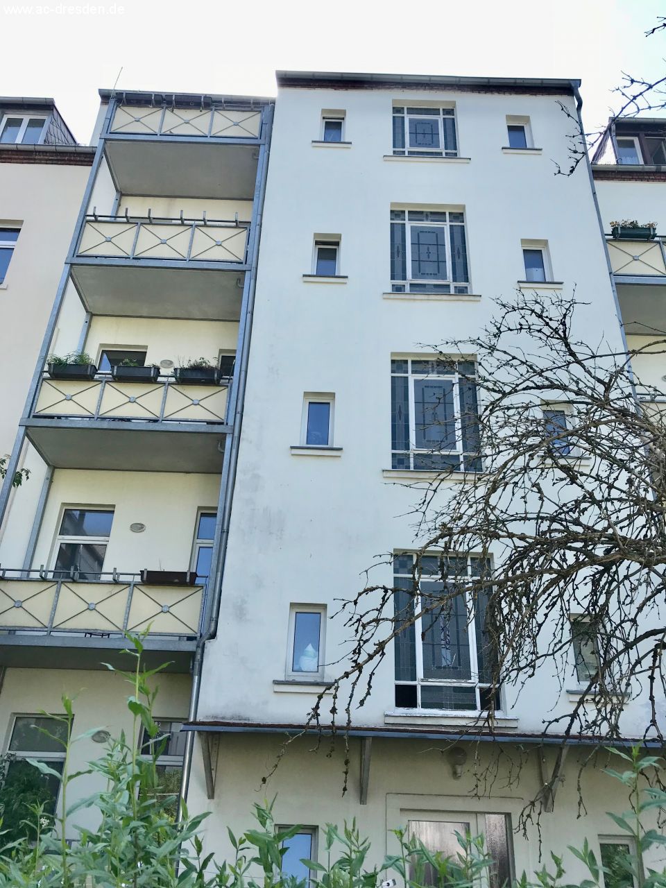Bright quiet 2-rooms-apartment with balcony in a refurbished multi-family-house in Chemnitz-Bernsdorf