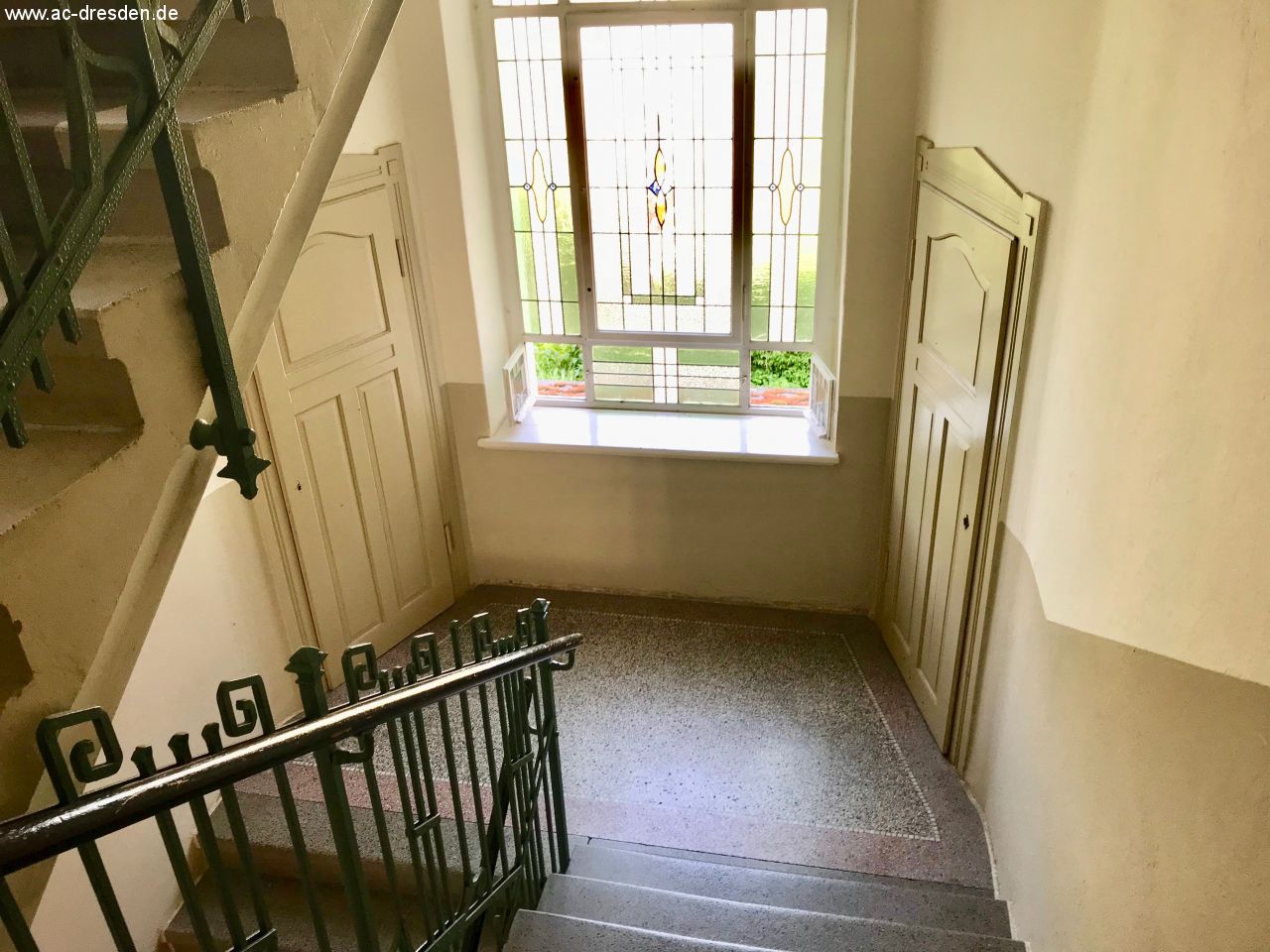 Bright quiet 2-rooms-apartment with balcony in a refurbished multi-family-house in Chemnitz-Bernsdorf