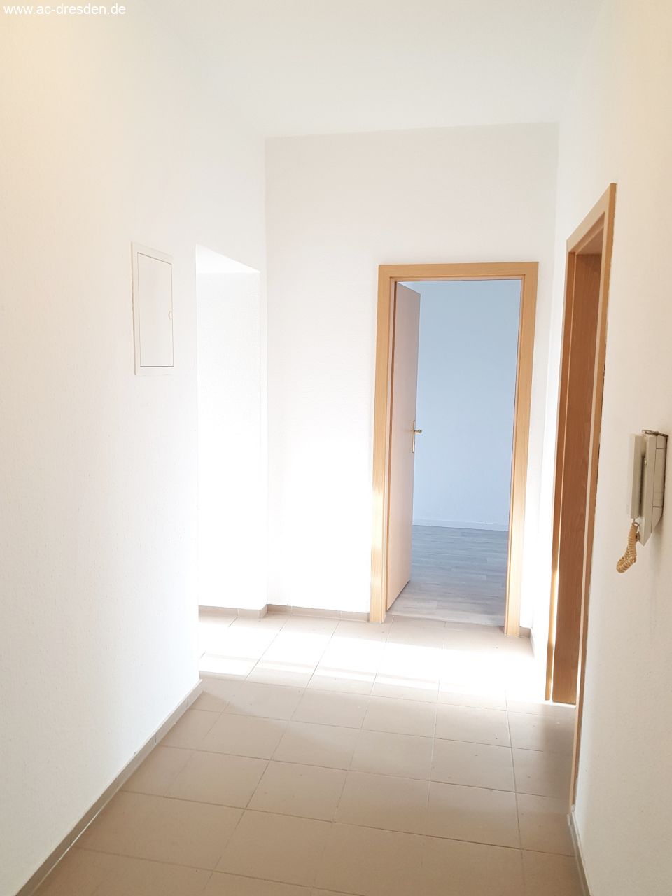 Bright quiet 2-rooms-apartment with balcony in a refurbished multi-family-house in Chemnitz-Bernsdorf