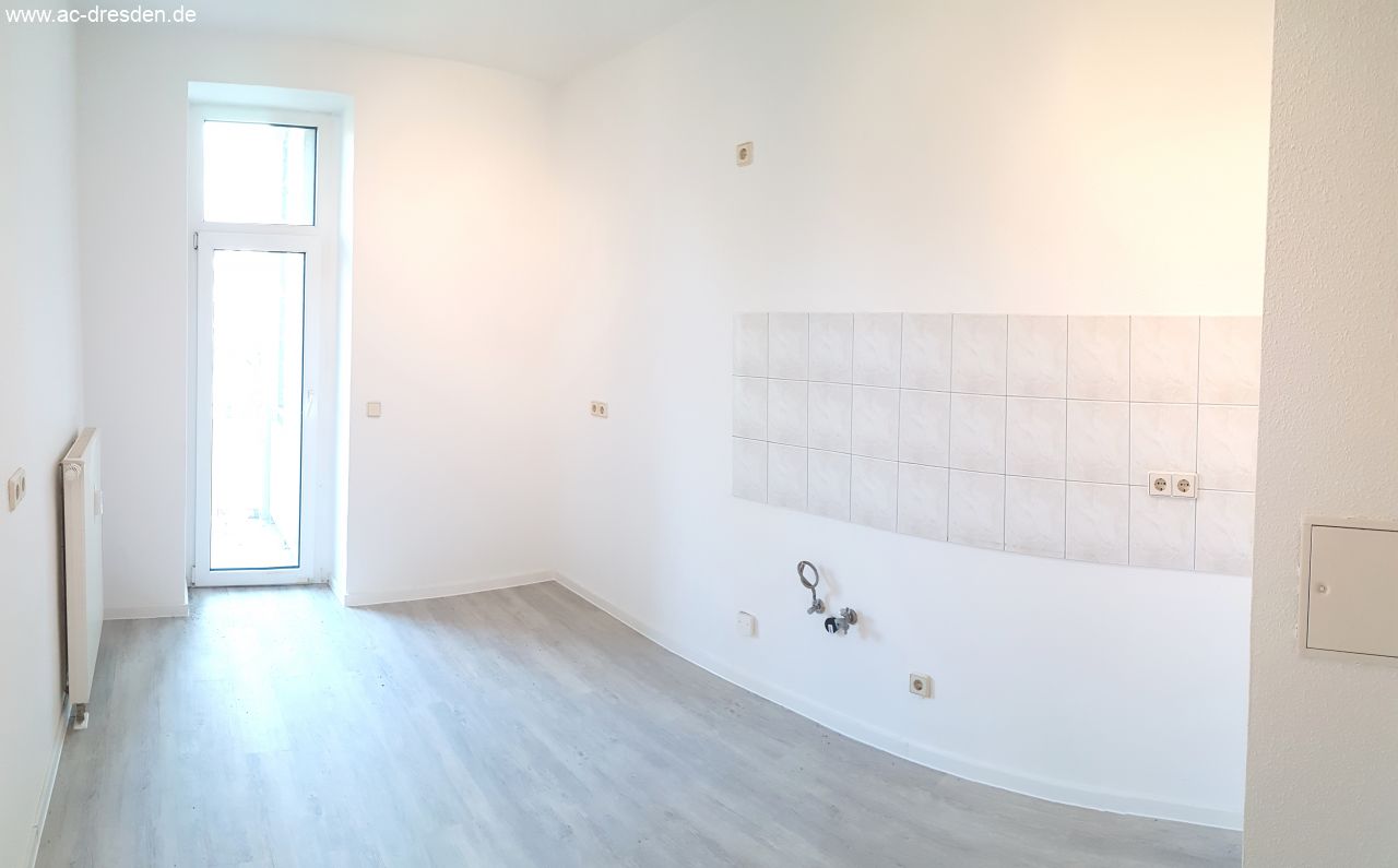 Bright quiet 2-rooms-apartment with balcony in a refurbished multi-family-house in Chemnitz-Bernsdorf