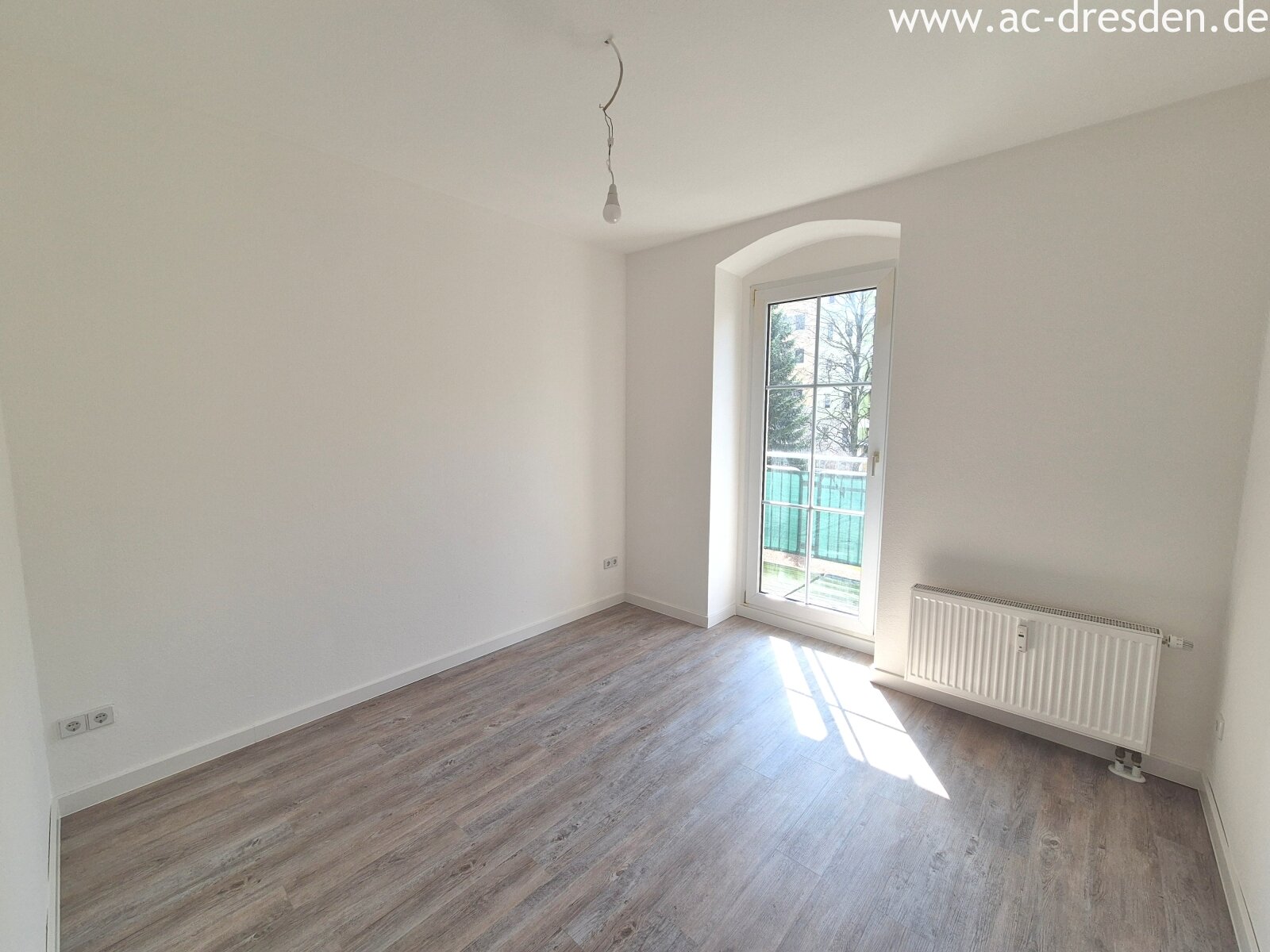 Nice and bright 2-rooms-flat in a refurbished historical multi-family-house in Chemnitz Sonnenberg