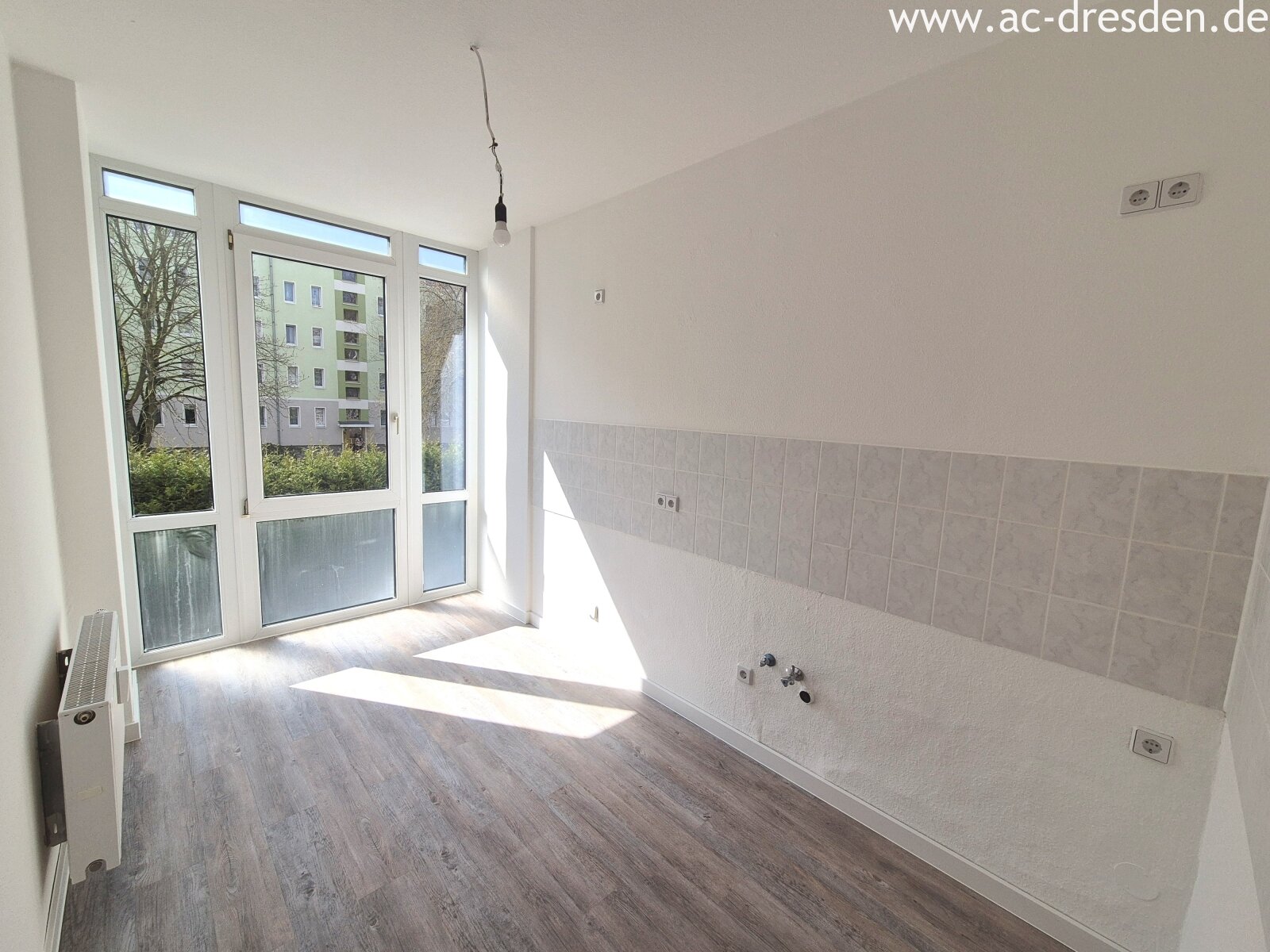 Nice and bright 2-rooms-flat in a refurbished historical multi-family-house in Chemnitz Sonnenberg