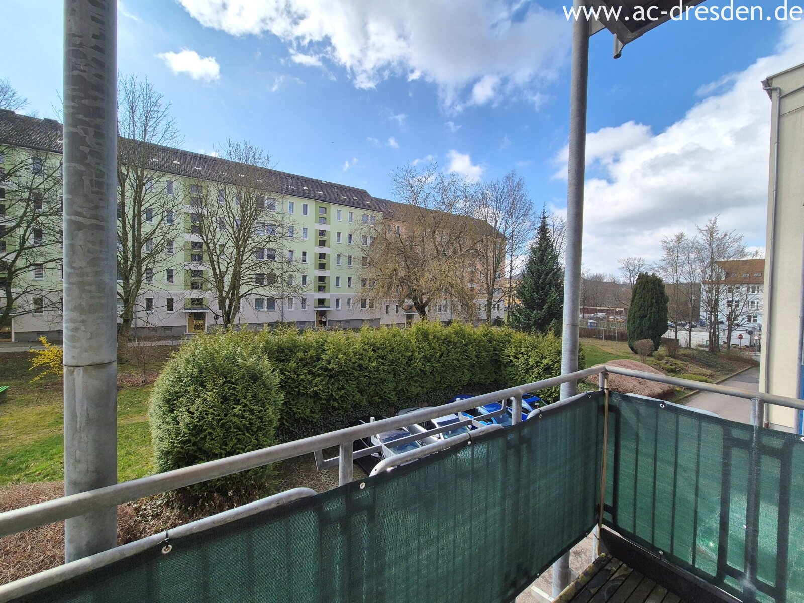 Nice and bright 2-rooms-flat in a refurbished historical multi-family-house in Chemnitz Sonnenberg