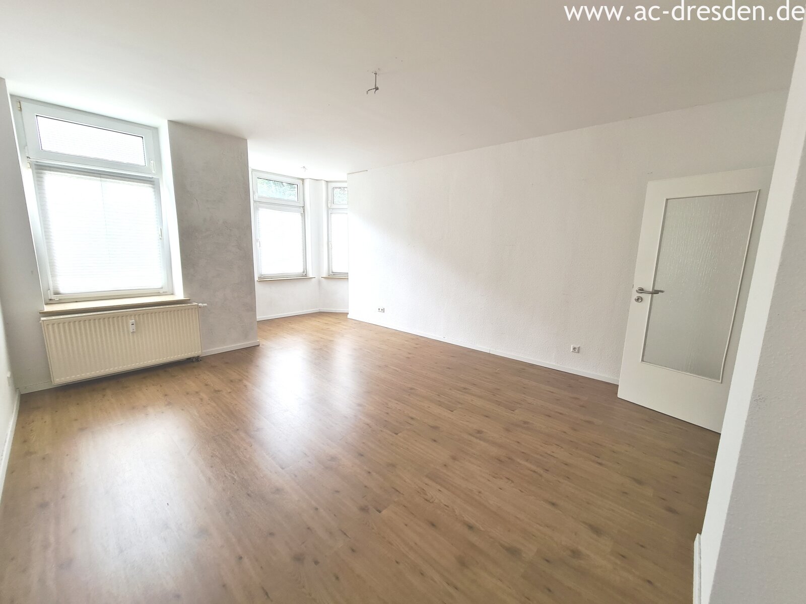 Nice and bright renovated 2-rooms-flat in a refurbished historical multi-family-house in Chemnitz-Lutherviertel