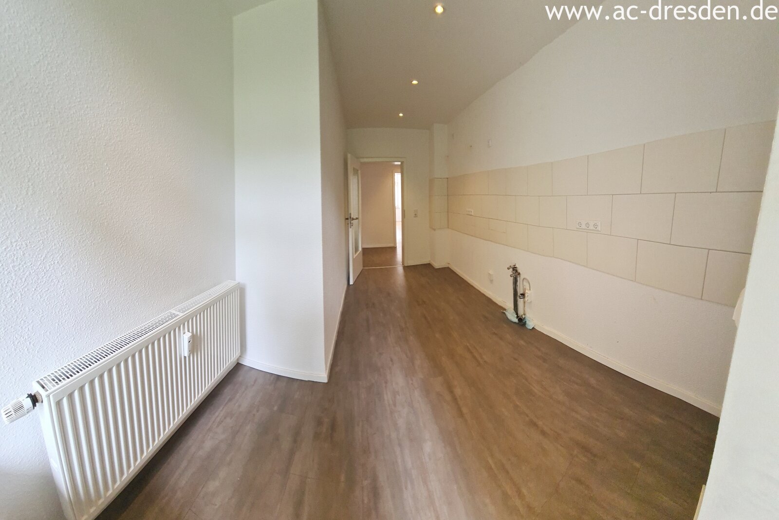 Nice and bright renovated 2-rooms-flat in a refurbished historical multi-family-house in Chemnitz-Lutherviertel