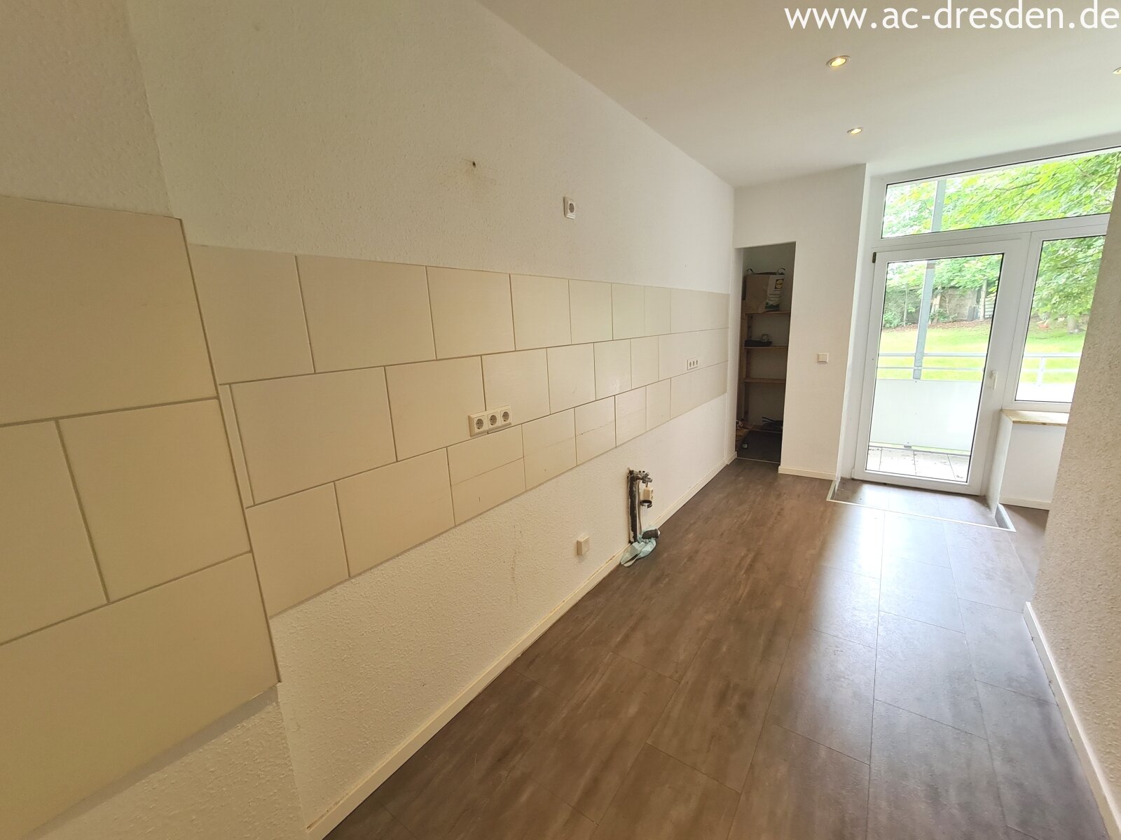 Nice and bright renovated 2-rooms-flat in a refurbished historical multi-family-house in Chemnitz-Lutherviertel