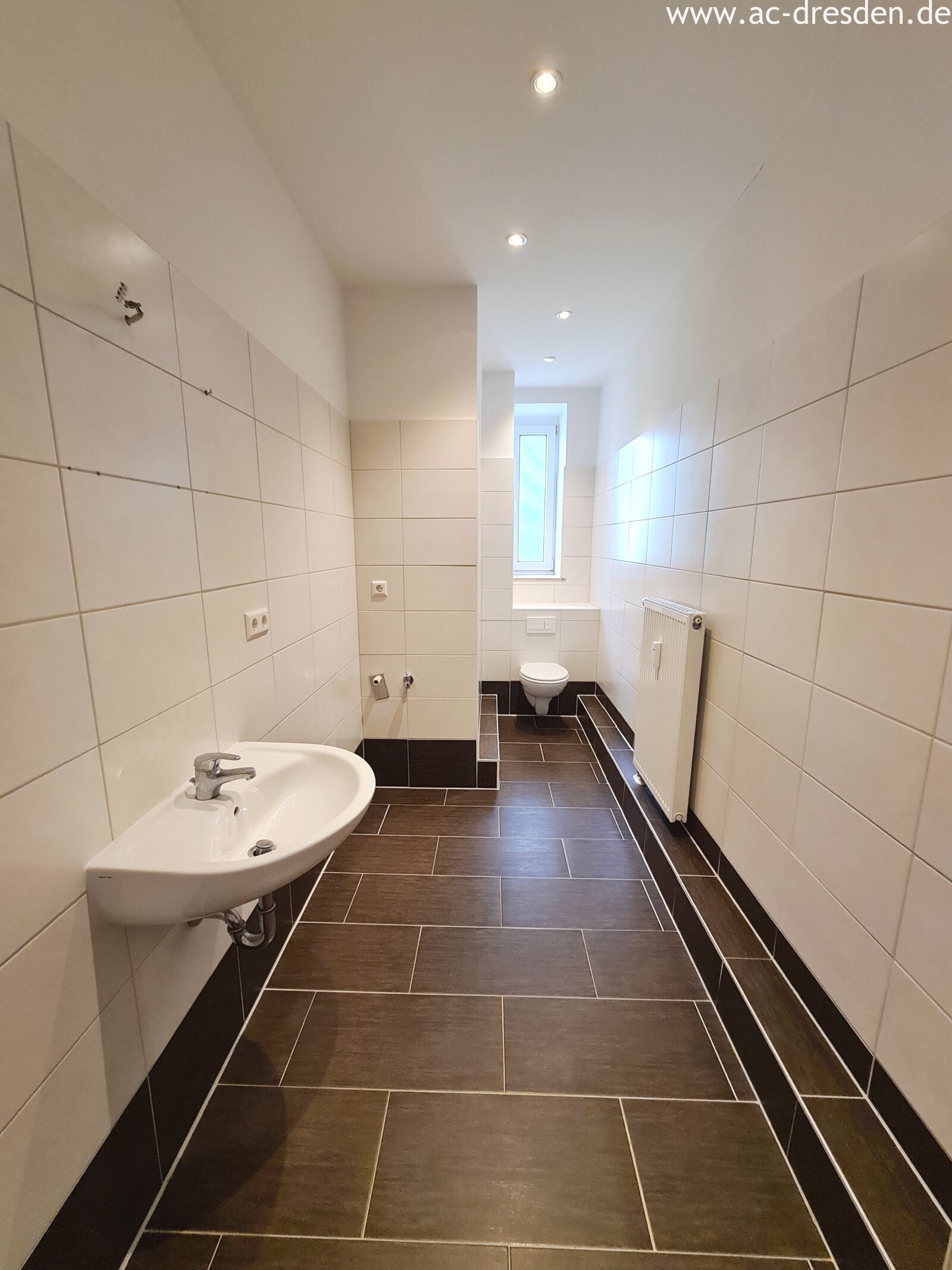 Nice and bright renovated 2-rooms-flat in a refurbished historical multi-family-house in Chemnitz-Lutherviertel