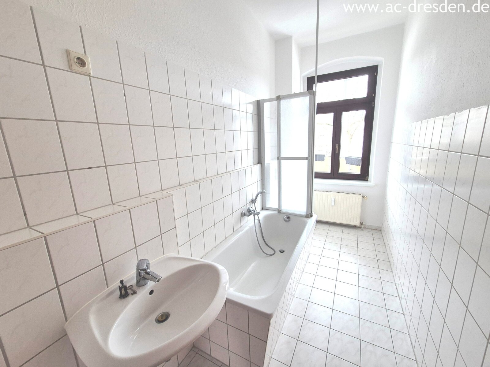 nice and spacy 3-rooms-flat in a refurbished multi-family-house in Chemnitz-Hilbersdorf