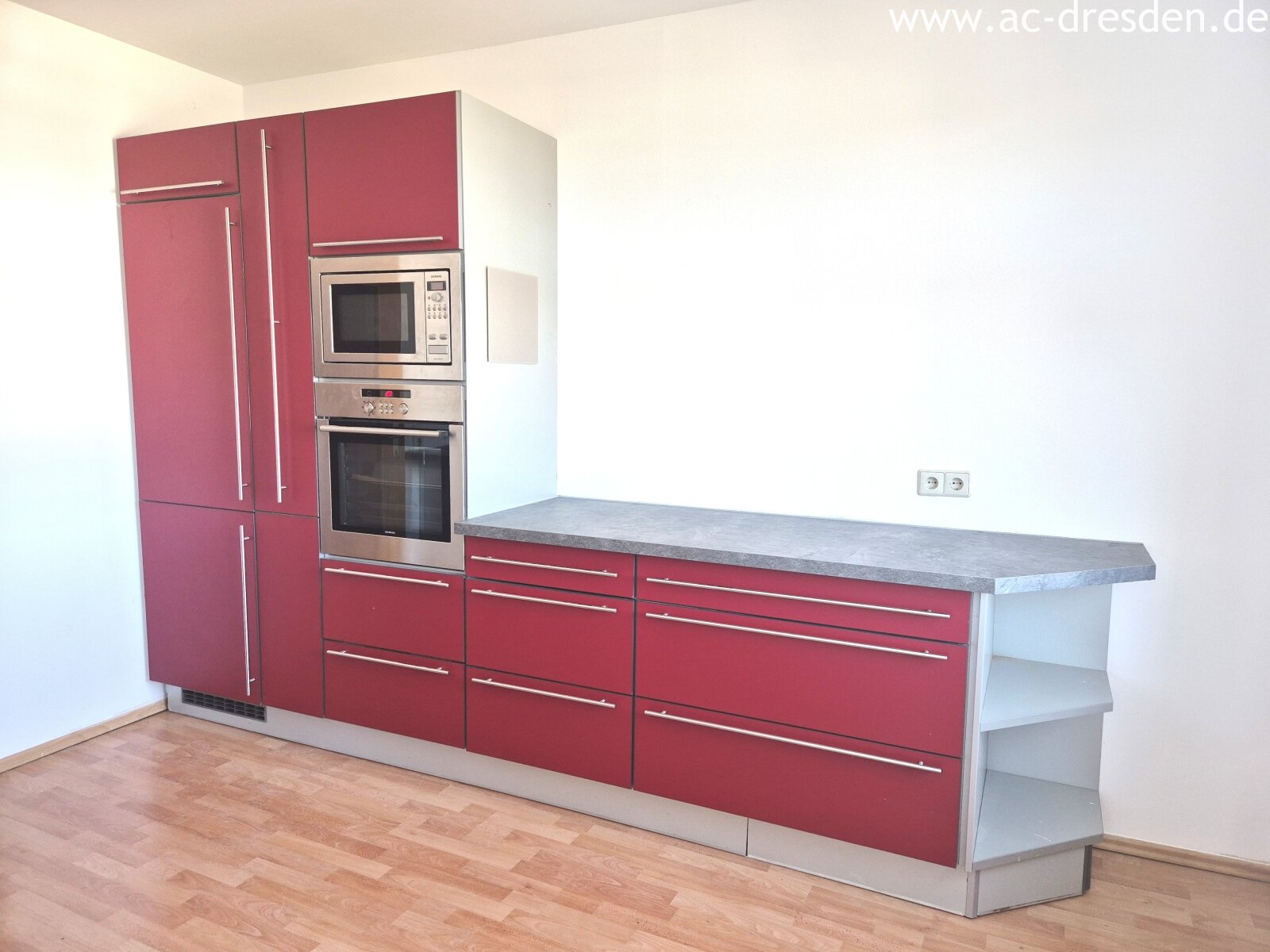 Beautiful 2-rooms-apartment in a refurbished multi-family-house close to the center in Chemnitz