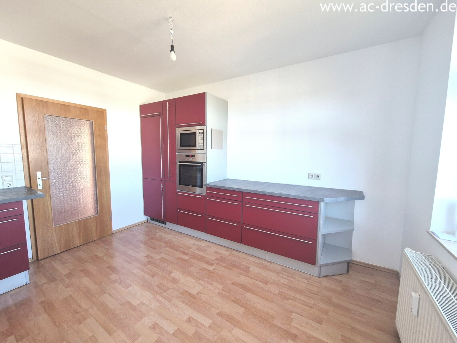 Beautiful 2-rooms-apartment in a refurbished multi-family-house close to the center in Chemnitz