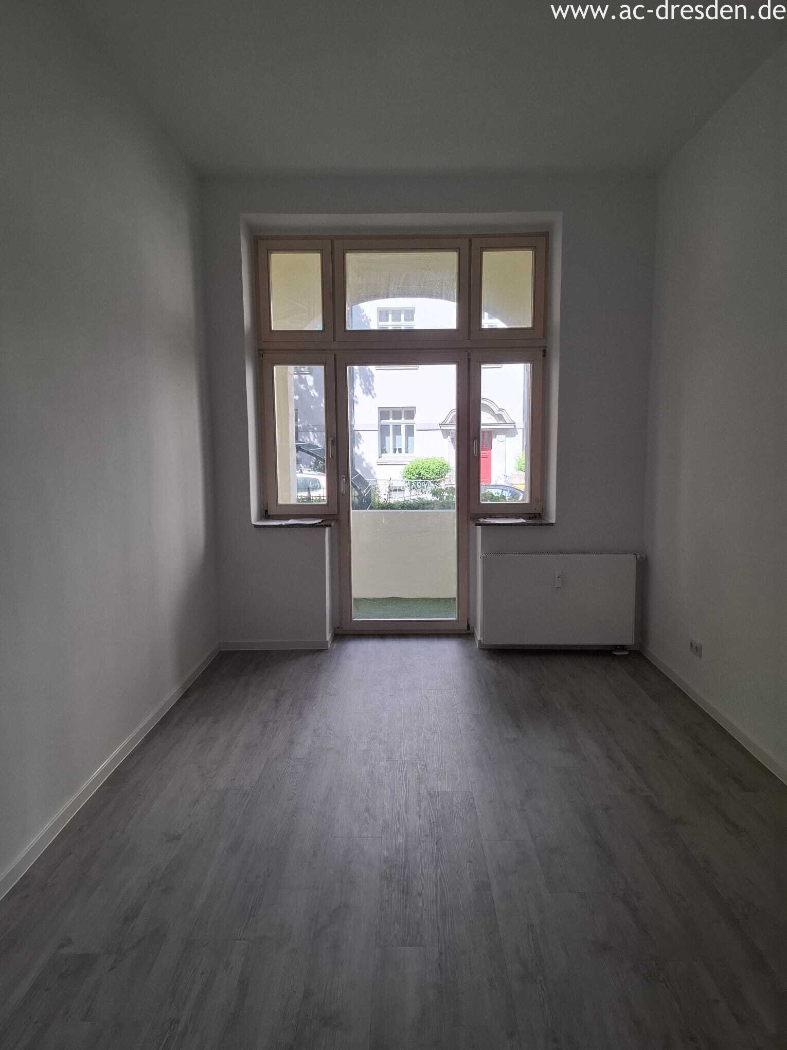 Very nice 2-rooms-flat in a refurbished historical multi-family-house close to the City-Centre of Erfurt