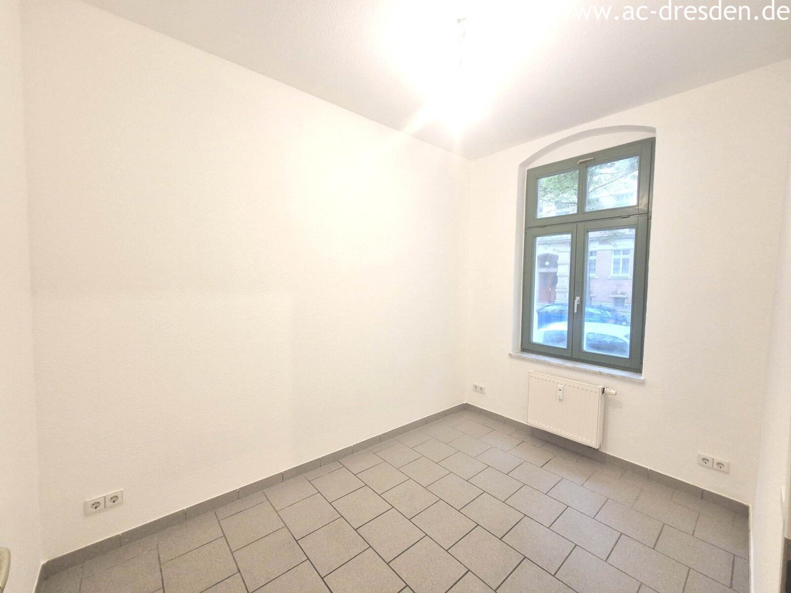 Very nice 1,5-rooms-flat in refurbished historical multi-family-house close to the City-Centre of Chemnitz