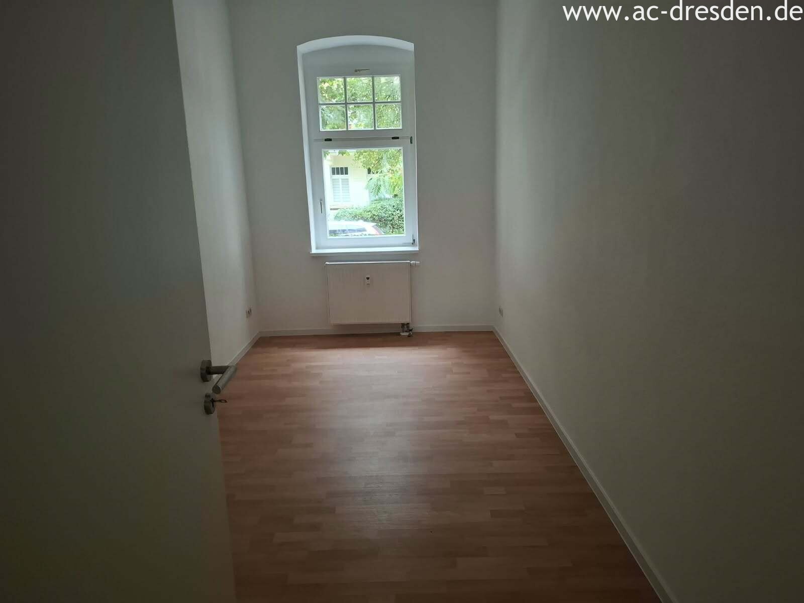 Erfurt Theo-Neubauer-Straße: 3-Room Ground-Floor Apartment with 65 m² and Guest WC