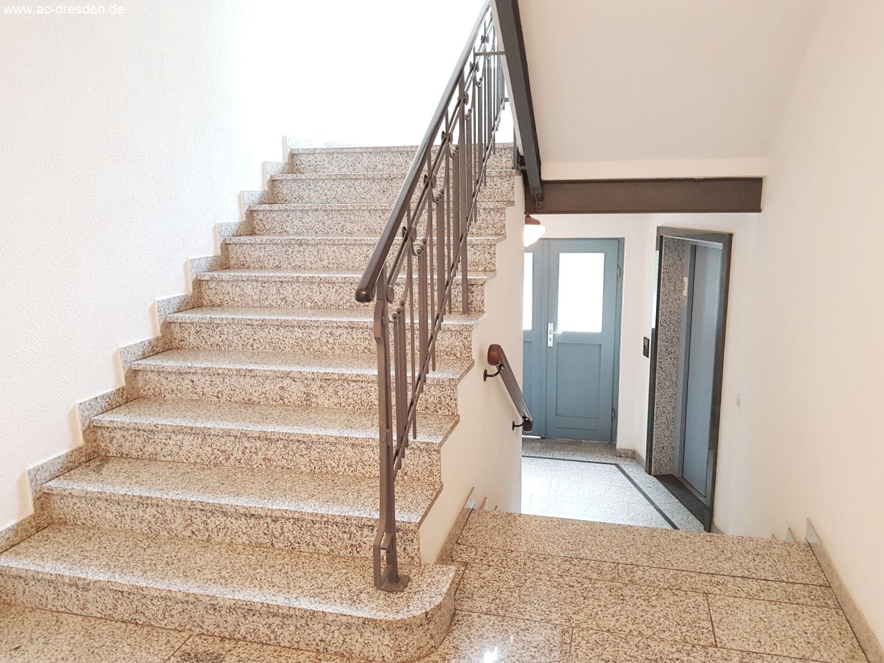 Bright 2-rooms-flat in a refurbished multi-family-house in Chemnitz-Kassberg