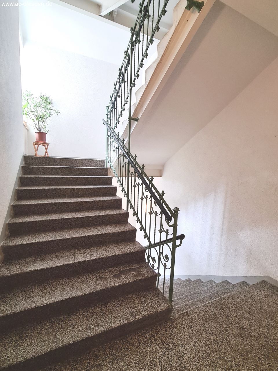 A Rare Luxury on Kaßberg: Renovated 1-Bedroom Period Apartment with an Elevator!